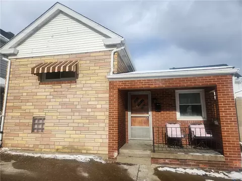 305 12 Sycamore St, Vandergrift, PA 15690