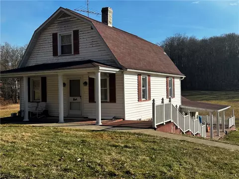 376 Pleasant Valley Rd, Hilliards, PA 16040