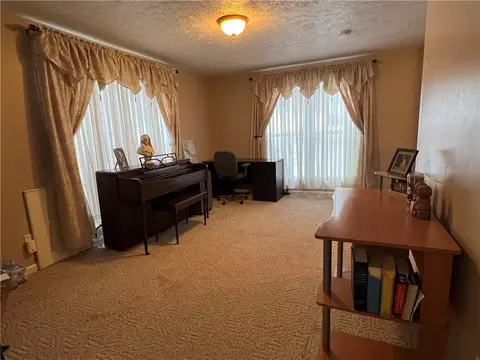 128 Cedar Ridge Dr, Monaca, PA 15061 photo 9