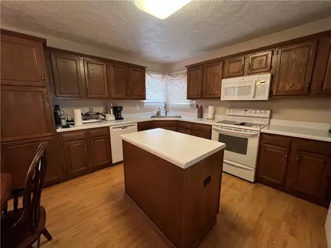 128 Cedar Ridge Dr, Monaca, PA 15061 photo 8