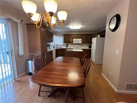 128 Cedar Ridge Dr, Monaca, PA 15061 photo 6