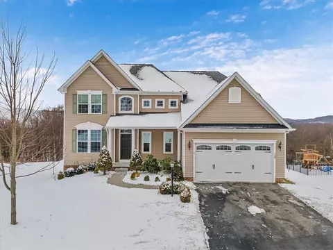 708 Packsaddle Trl, Gibsonia, PA 15044