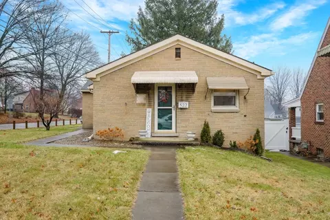 522 Pershing St, Ellwood City, PA 16117