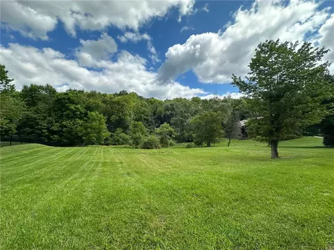 107 Altermoor Dr, Natrona Heights, PA 15065