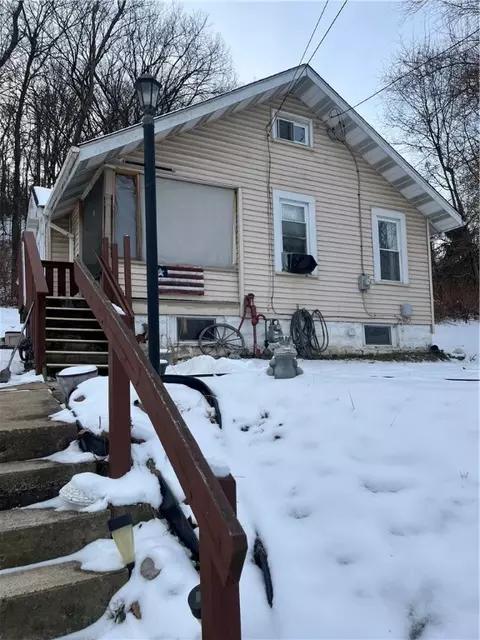 2713 13th Ave, Beaver Falls, PA 15010