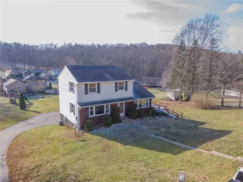 129 Park Dr, Ellwood City, PA 16117