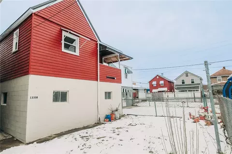 1335 5th Ave, Ford City, PA 16226