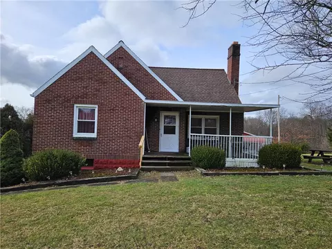 418 Saxonburg Rd, Butler, PA 16002