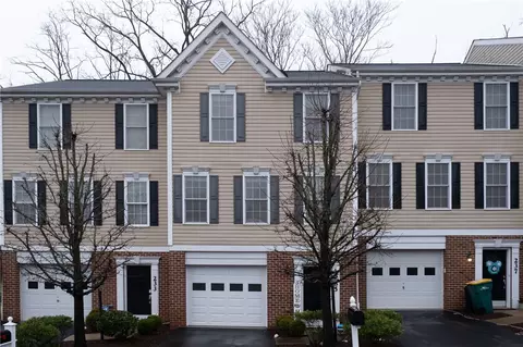 235 Persimmon Ln, Canonsburg, PA 15317