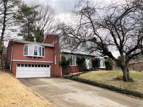 50 Sigrid Dr, Carnegie, PA 15106