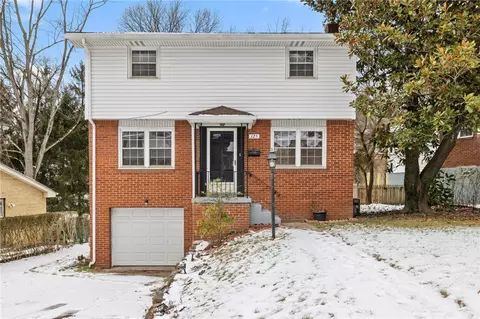 125 Legrande Dr, Pittsburgh, PA 15221