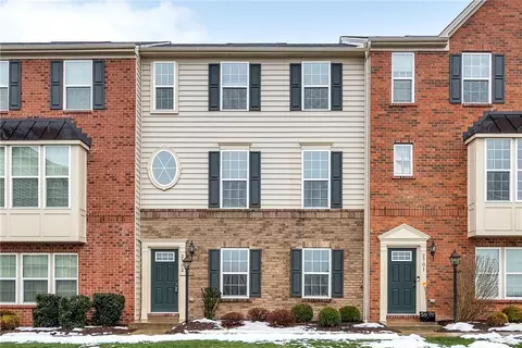 2702 Pointe View Dr, Mars, PA 16046