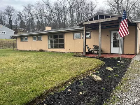 2553 Hampton Ave, Allison Park, PA 15101