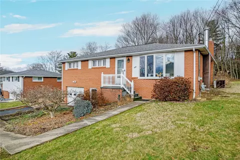 608 Courtview Dr, Greensburg, PA 15601