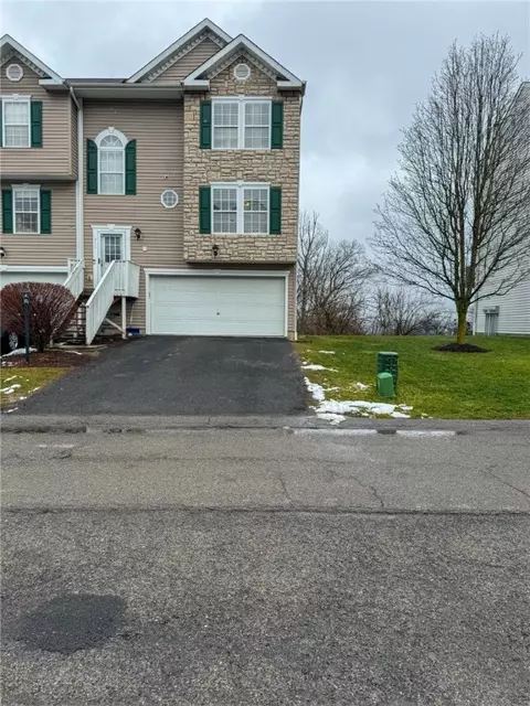 211 Mountain Dr, Carnegie, PA 15106