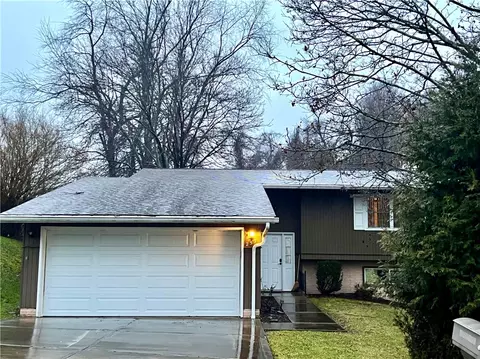 257 Davidson Dr, Charleroi, PA 15022