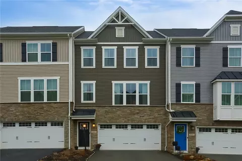4043 Crown Dr, South Park, PA 15129