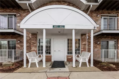 405 Clubhouse Dr, Washington, PA 15301