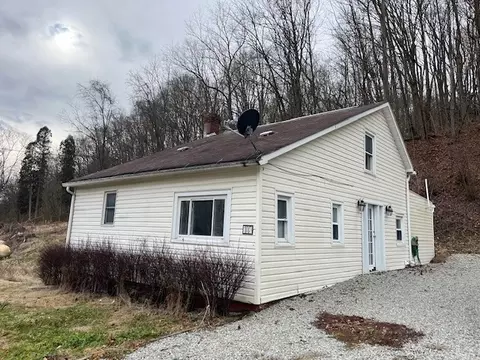 183 School Rd, Dawson, PA 15428