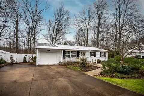 705 Knapp Ave, Hermitage, PA 16148