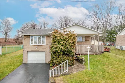 60 Nancy Dr, Jeannette, PA 15644