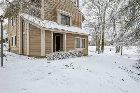 1129 Gristmill Ln, Hidden Valley, PA 15502