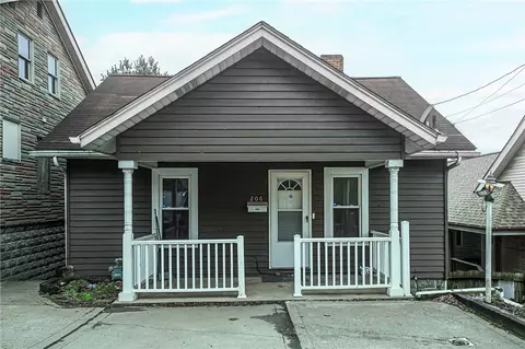 206 Weavertown Rd, Canonsburg, PA 15317