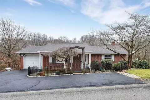 2417 Long St, Greensburg, PA 15601