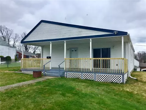 1055 Martin Ave, New Kensington, PA 15068