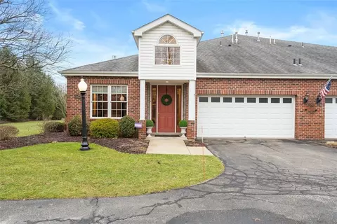 1402 Union Ct, Valencia, PA 16059