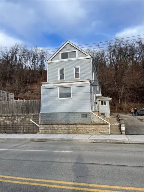 98 Irvine St, Pittsburgh, PA 15207