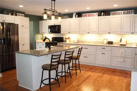 102 Walnut Dr, Eighty Four, PA 15330 photo 9