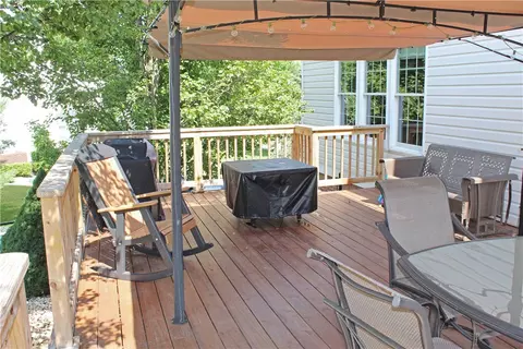 102 Walnut Dr, Eighty Four, PA 15330 photo 7