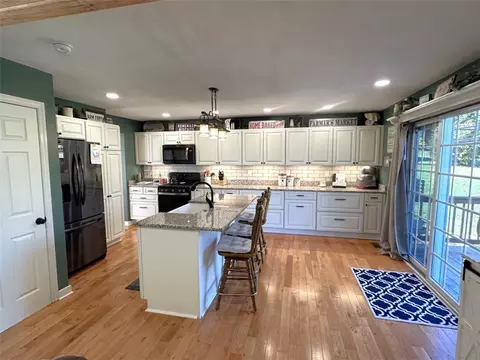 102 Walnut Dr, Eighty Four, PA 15330 photo 8