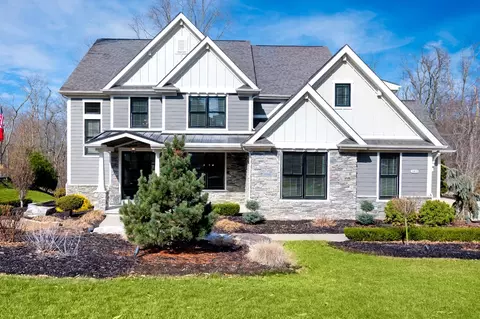 143 Lynwood Dr, Evans City, PA 16033