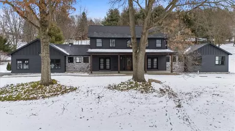 111 Seneca Farm Dr, Harmony, PA 16037