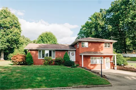 1223 Buckeye St, Connellsville, PA 15425
