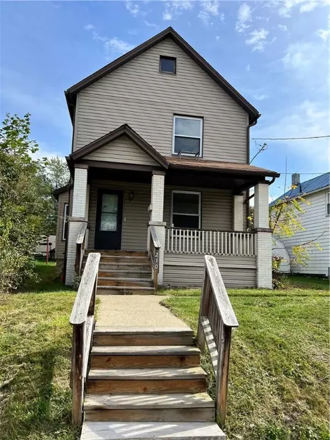 210 Jefferson Ave, Sharon, PA 16146
