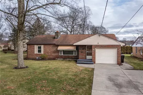 386 Boyd Dr, Hermitage, PA 16148