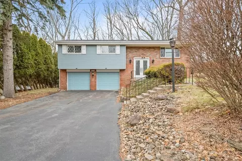 3009 Vermeer Dr, Allison Park, PA 15101