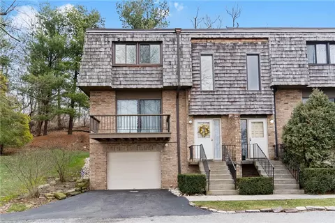 2685 Bingham Dr, Pittsburgh, PA 15241
