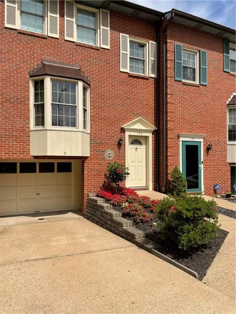 193 London Towne Dr, Pittsburgh, PA 15226