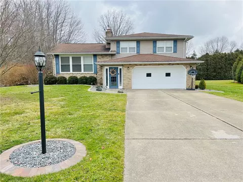3218 Elm Dr, New Castle, PA 16105