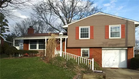 127 Burbank Dr, Irwin, PA 15642