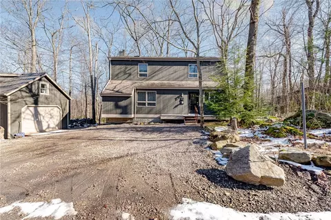 418 Zermatt Dr, Boswell, PA 15531