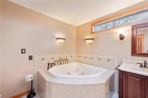 618 Kathy Ln, Export, PA 15632 photo 16