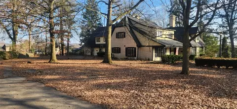 601 Pershing St, Ellwood City, PA 16117