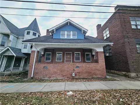 11 S College St, Washington, PA 15301