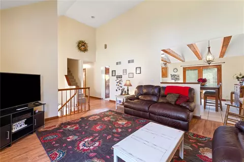 Living - 660 Old Post Rd, Prosperity, PA 15329 photo 4 of 4