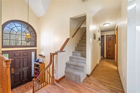 Entry Way - 660 Old Post Rd, Prosperity, PA 15329 photo 2 of 2